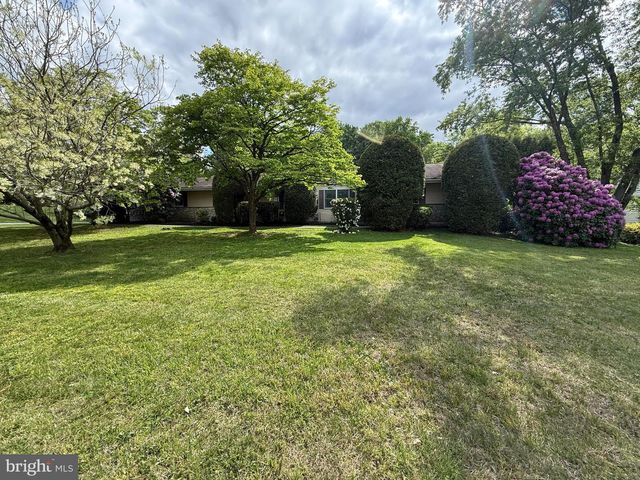 46 SUNSET VIEW DR, Glen Mills, PA 19342
