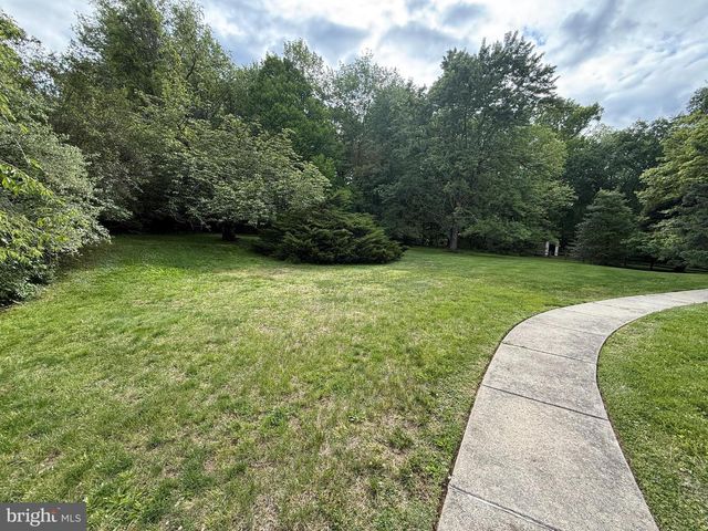 46 SUNSET VIEW DR, Glen Mills, PA 19342