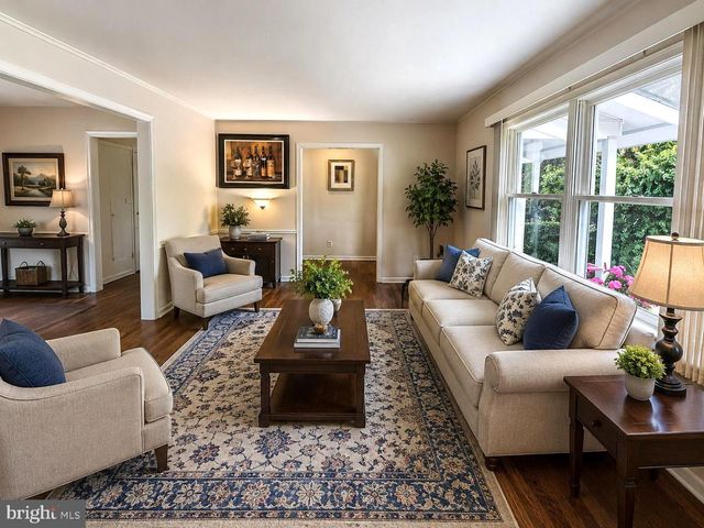 46 SUNSET VIEW DR, Glen Mills, PA 19342