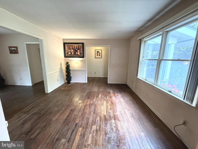 46 SUNSET VIEW DR, Glen Mills, PA 19342