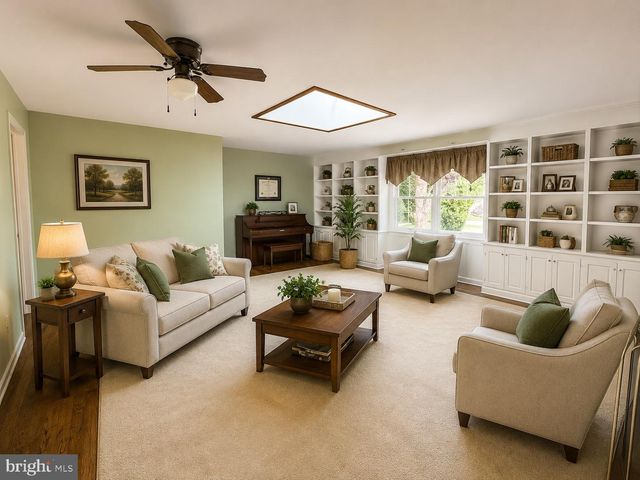 46 SUNSET VIEW DR, Glen Mills, PA 19342