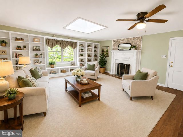 46 SUNSET VIEW DR, Glen Mills, PA 19342