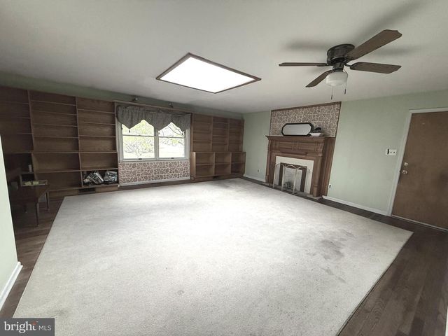 46 SUNSET VIEW DR, Glen Mills, PA 19342