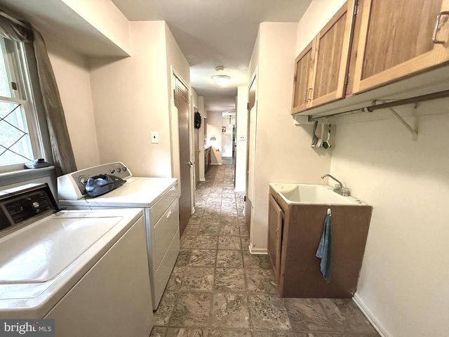 46 SUNSET VIEW DR, Glen Mills, PA 19342