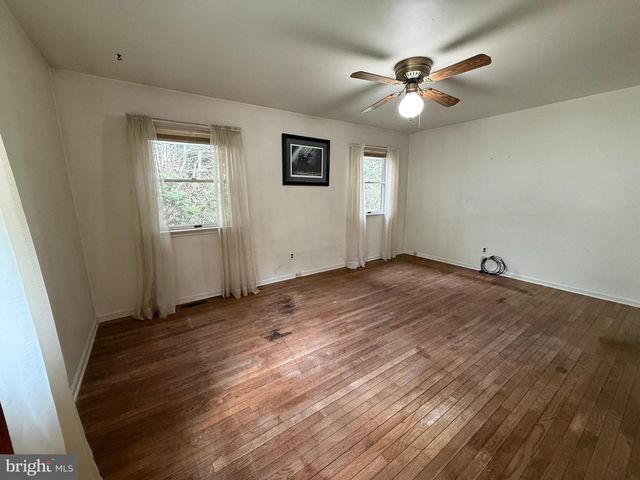 46 SUNSET VIEW DR, Glen Mills, PA 19342