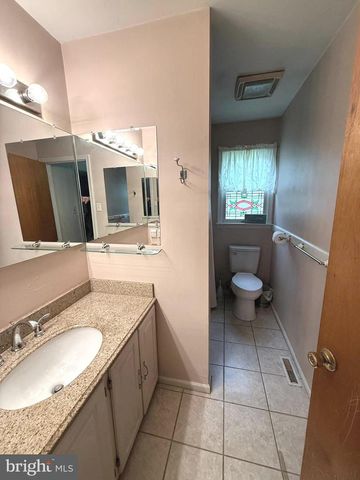 46 SUNSET VIEW DR, Glen Mills, PA 19342