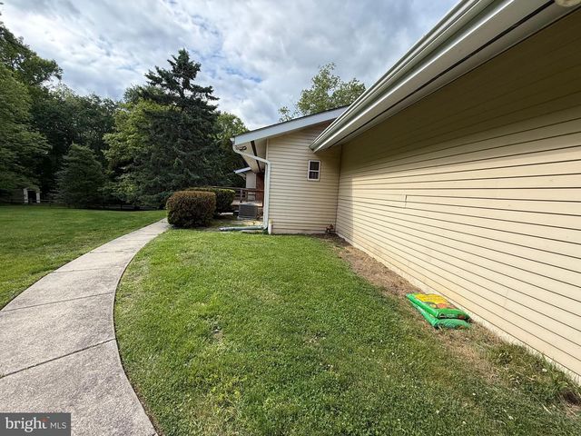 46 SUNSET VIEW DR, Glen Mills, PA 19342
