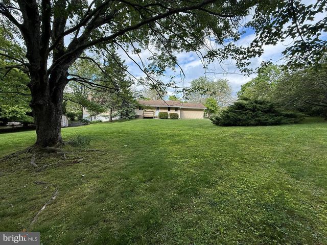46 SUNSET VIEW DR, Glen Mills, PA 19342