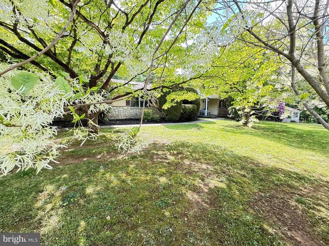 46 SUNSET VIEW DR, Glen Mills, PA 19342