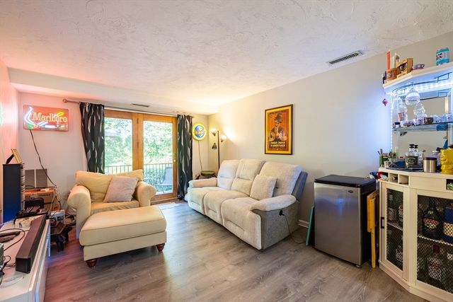 189 Littleton Rd 10, Chelmsford, MA 01824