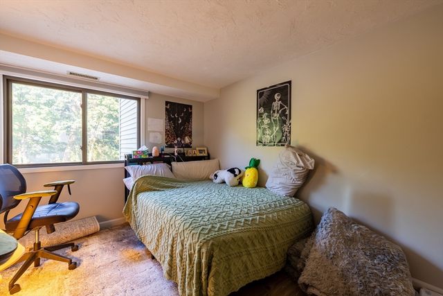 189 Littleton Rd 10, Chelmsford, MA 01824