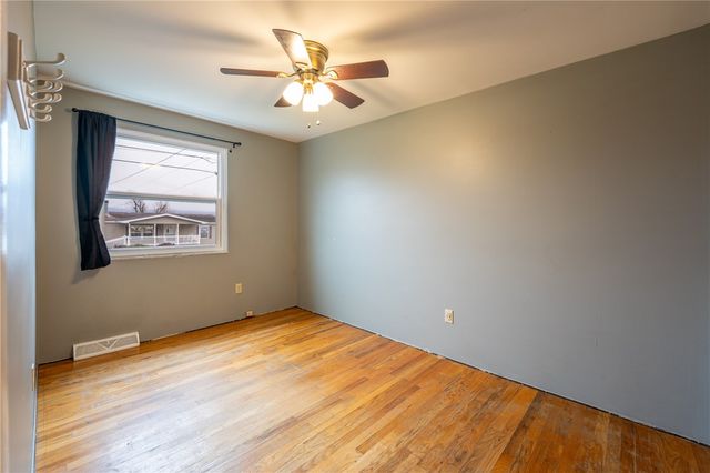 14 Easy St, Latrobe, PA 15650