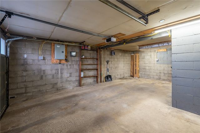 14 Easy St, Latrobe, PA 15650