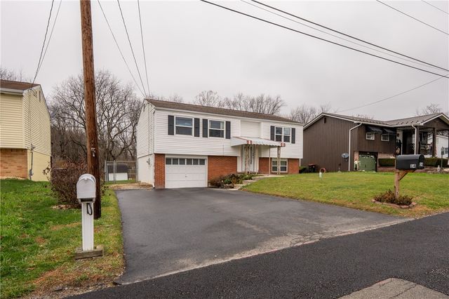14 Easy St, Latrobe, PA 15650