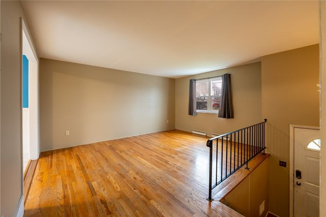 14 Easy St, Latrobe, PA 15650