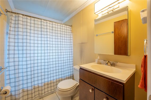 14 Easy St, Latrobe, PA 15650