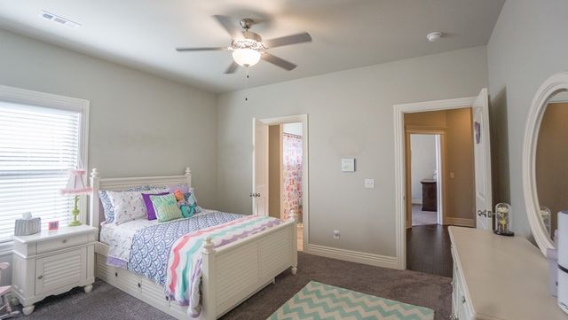 5603 Lakewood Drive, Rogers, AR 72758