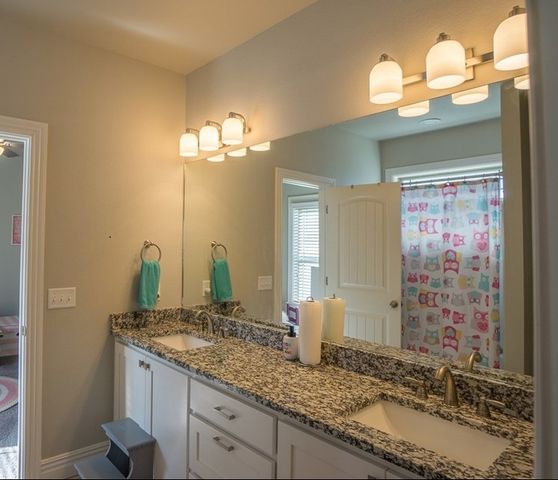 5603 Lakewood Drive, Rogers, AR 72758