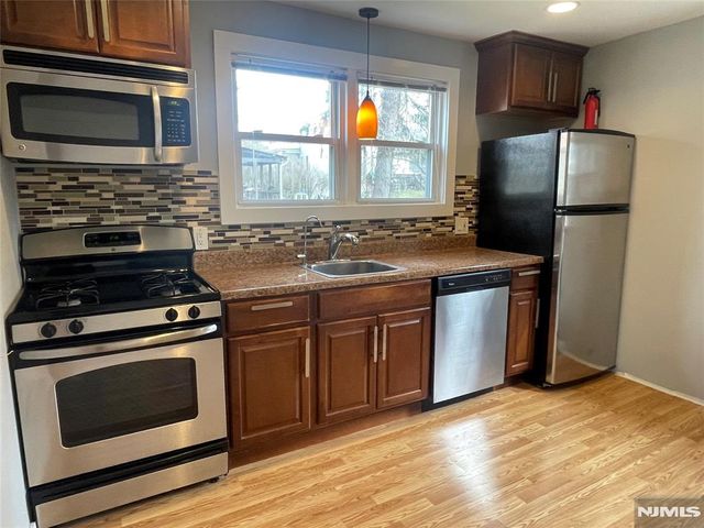 10 Grand Avenue 2, Montvale, NJ 07645