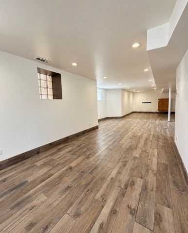 9601 S Winston Avenue, Chicago, IL 60643