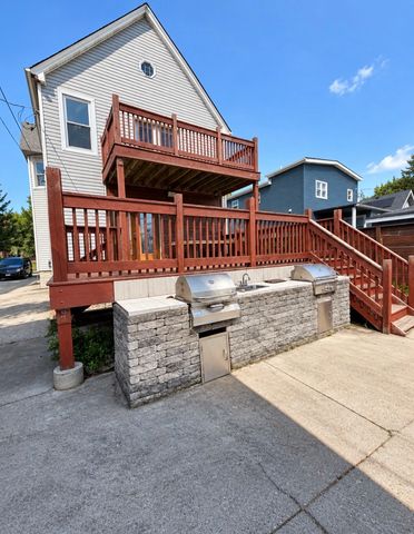 9601 S Winston Avenue, Chicago, IL 60643