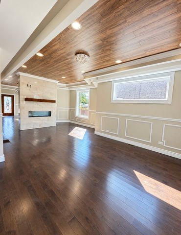 9601 S Winston Avenue, Chicago, IL 60643