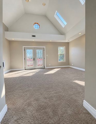 9601 S Winston Avenue, Chicago, IL 60643