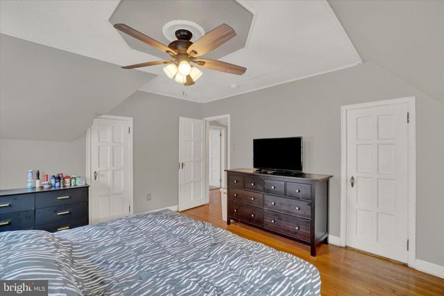 327 CRESTON RD, York, PA 17403