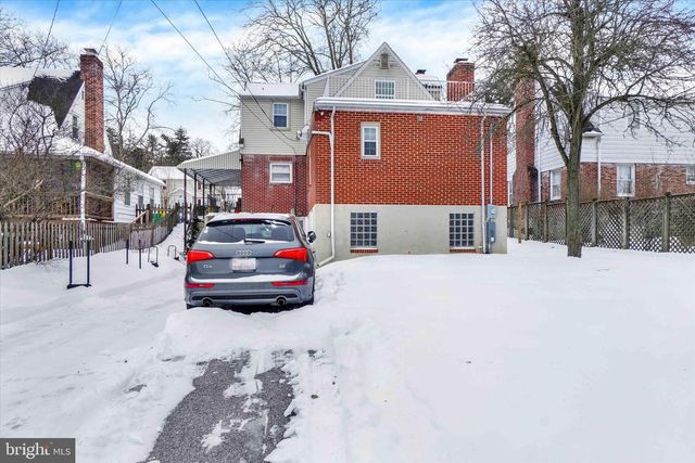 327 CRESTON RD, York, PA 17403