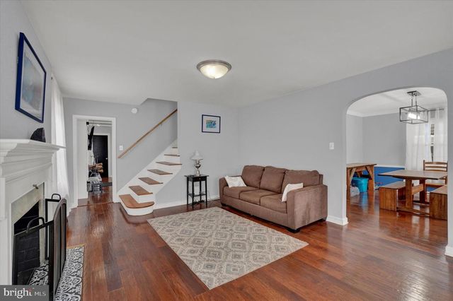 327 CRESTON RD, York, PA 17403