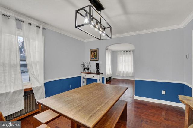 327 CRESTON RD, York, PA 17403