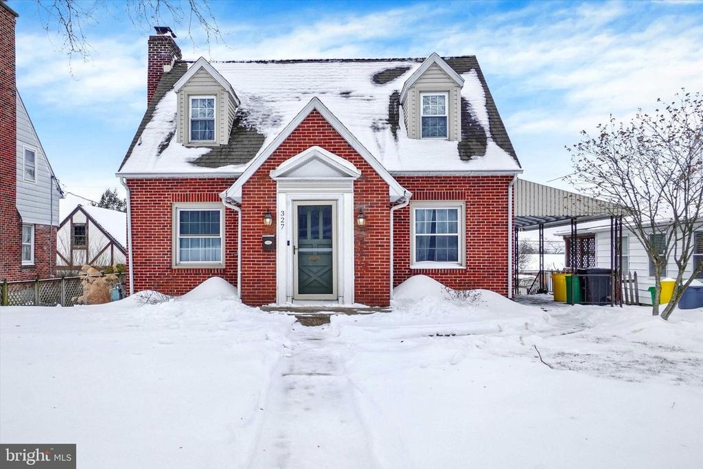 327 CRESTON RD, York, PA 17403