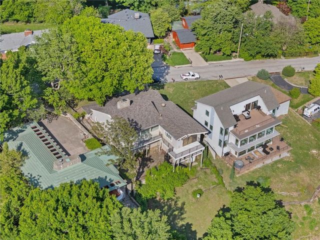 3630 N Briarcliff Road, Kansas City, MO 64116