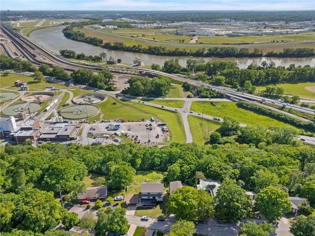 3630 N Briarcliff Road, Kansas City, MO 64116