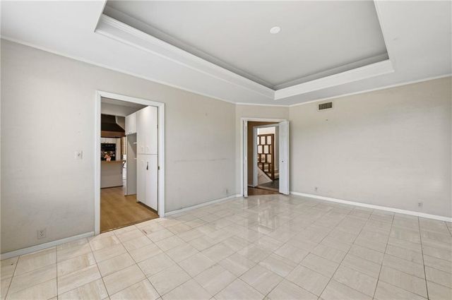 3630 N Briarcliff Road, Kansas City, MO 64116