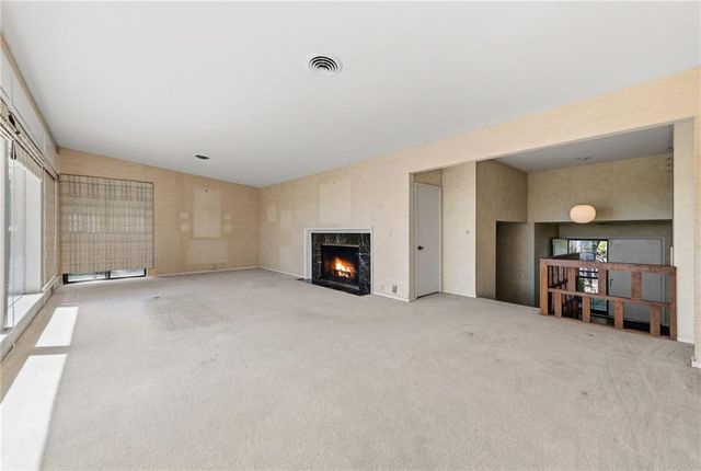 3630 N Briarcliff Road, Kansas City, MO 64116