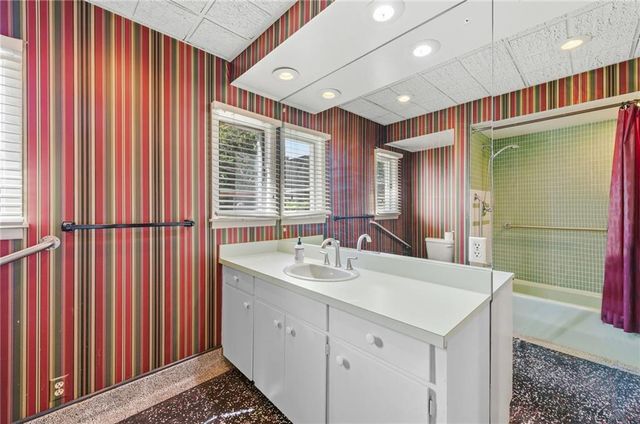 3630 N Briarcliff Road, Kansas City, MO 64116