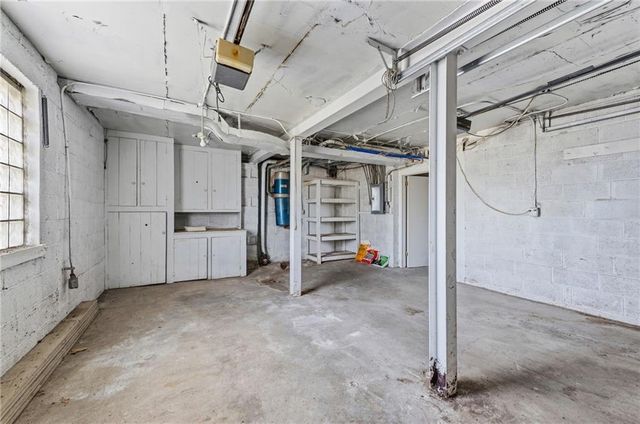 3630 N Briarcliff Road, Kansas City, MO 64116