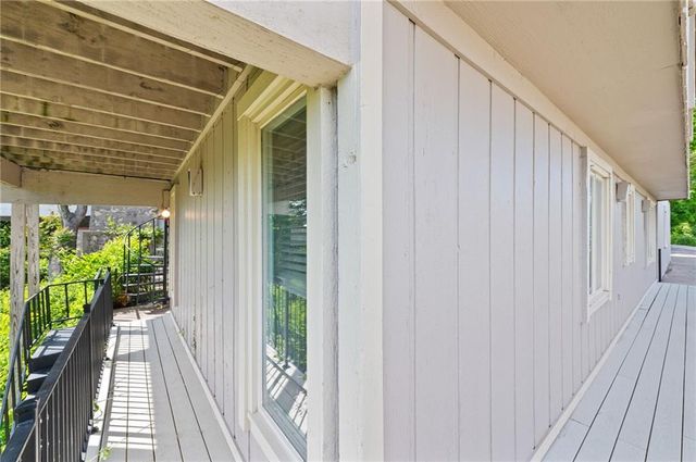 3630 N Briarcliff Road, Kansas City, MO 64116