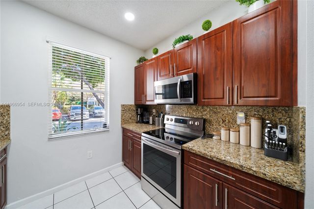 4217 NE 22nd Dr, Homestead, FL 33033