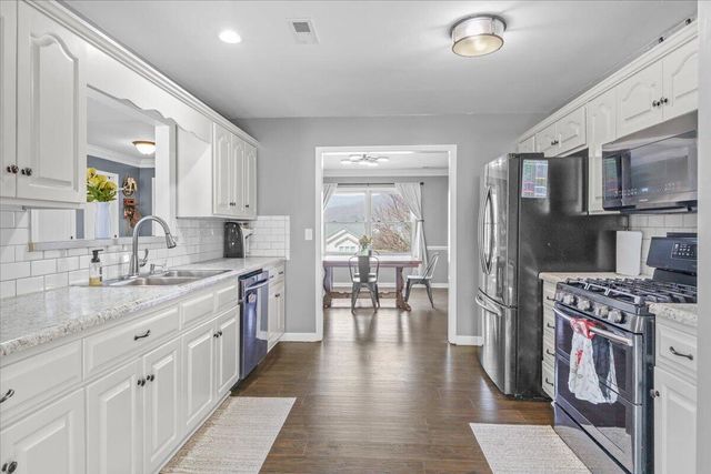 1500 Ashley DR, Salem, VA 24153