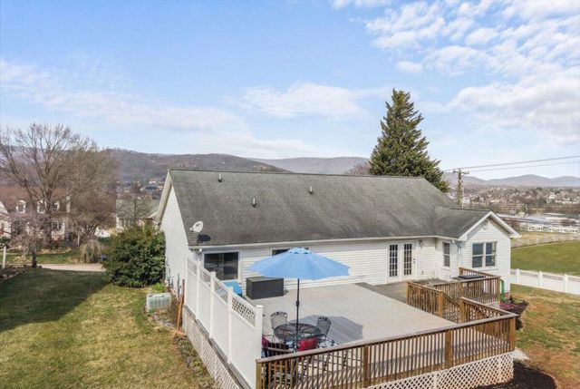 1500 Ashley DR, Salem, VA 24153