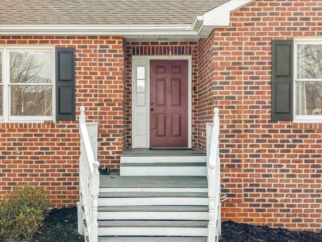 1500 Ashley DR, Salem, VA 24153