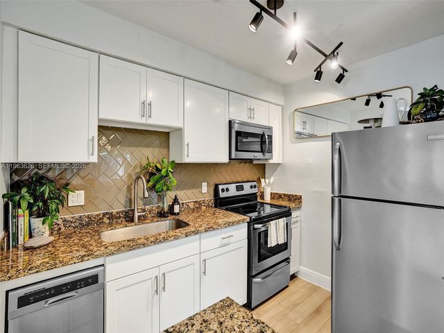 1713 NE 15th Ave, Fort Lauderdale, FL 33305