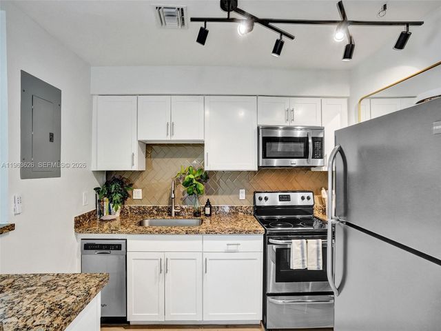 1713 NE 15th Ave, Fort Lauderdale, FL 33305