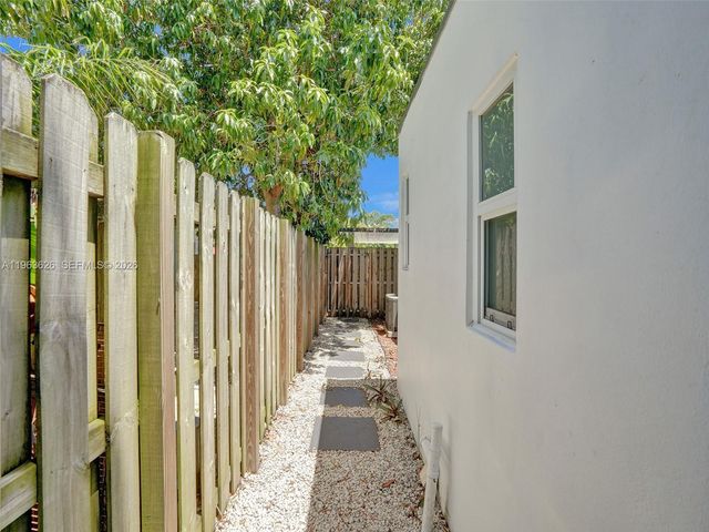 1713 NE 15th Ave, Fort Lauderdale, FL 33305