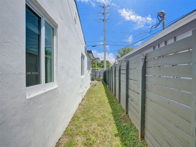 1713 NE 15th Ave, Fort Lauderdale, FL 33305