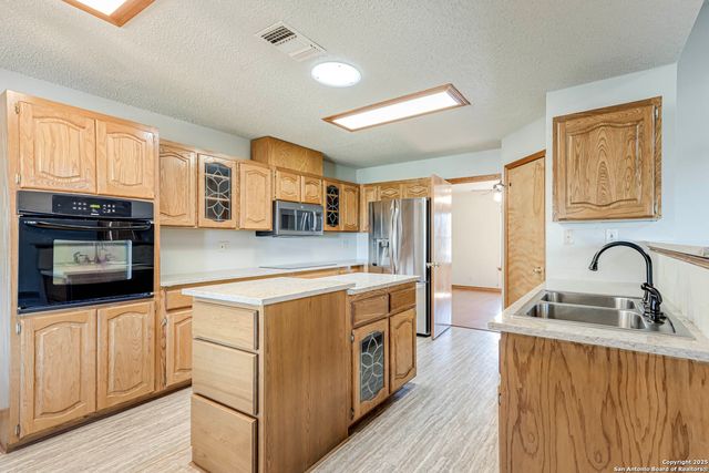 2454 Island View, Canyon Lake, TX 78133