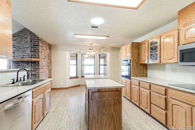 2454 Island View, Canyon Lake, TX 78133