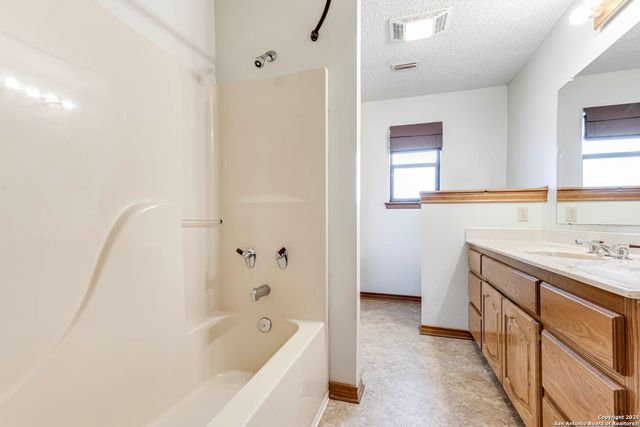 2454 Island View, Canyon Lake, TX 78133